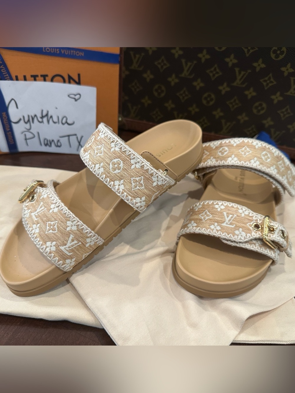 Louis Vuitton New Bom Dia Flat Comfort Mule 1AHLUD Size 38.5 Sandals - Picture 1 of 9